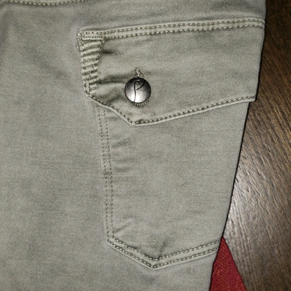 New Paige Chandler P.D.Venice Crop Maternity Jeans - Picture 4 of 9